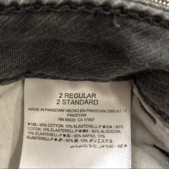 Old Navy Lowrise Rockstar Jeans - Picture 6 of 8